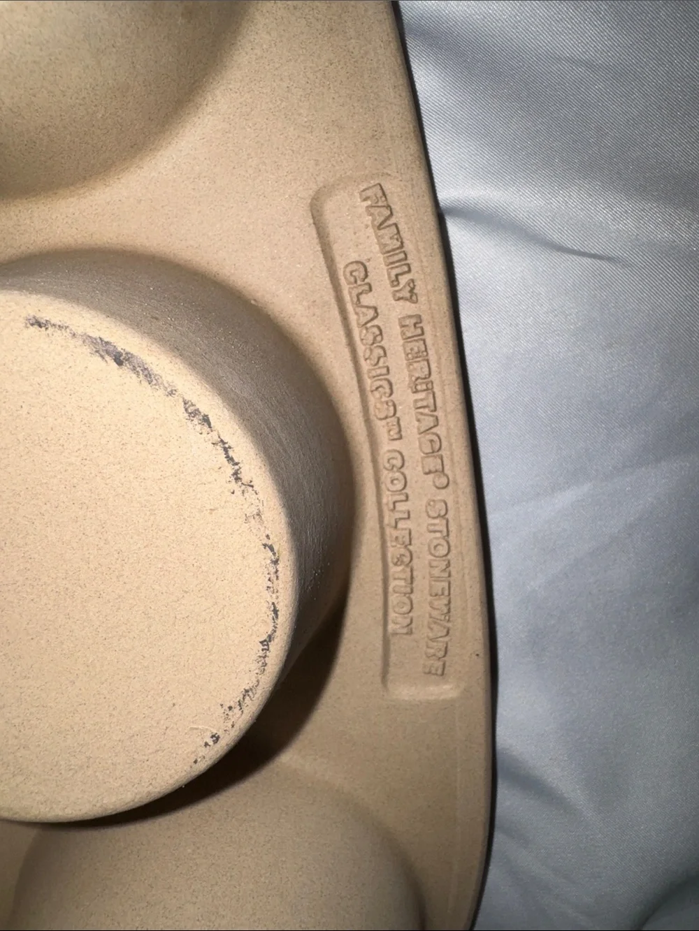 Vintage Pampered Chef Stoneware 12-Cup Muffin Pan